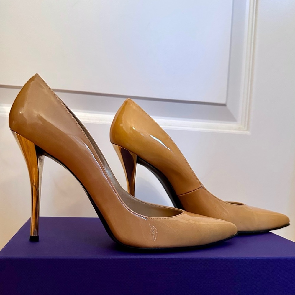 Stuart Weitzman Naughty Pump Size 7.5 Beige Tan Gold Stiletto Heel Shoes